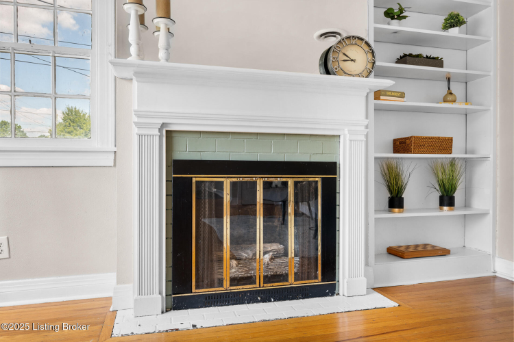 Listing Image 9