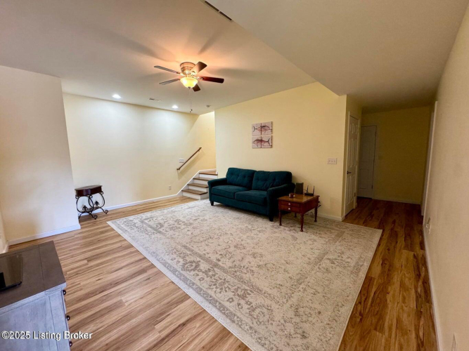 Listing Image 63