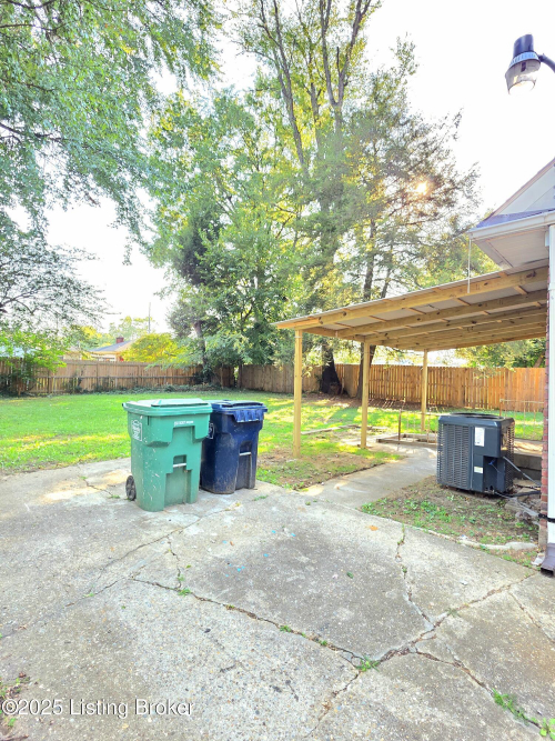 Listing Image 12