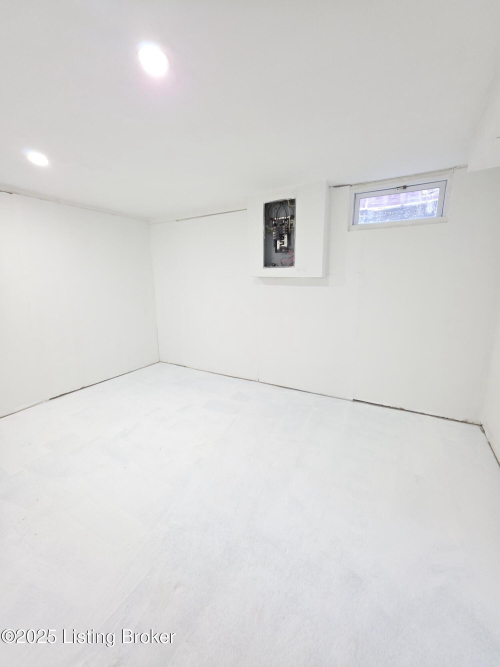 Listing Image 41