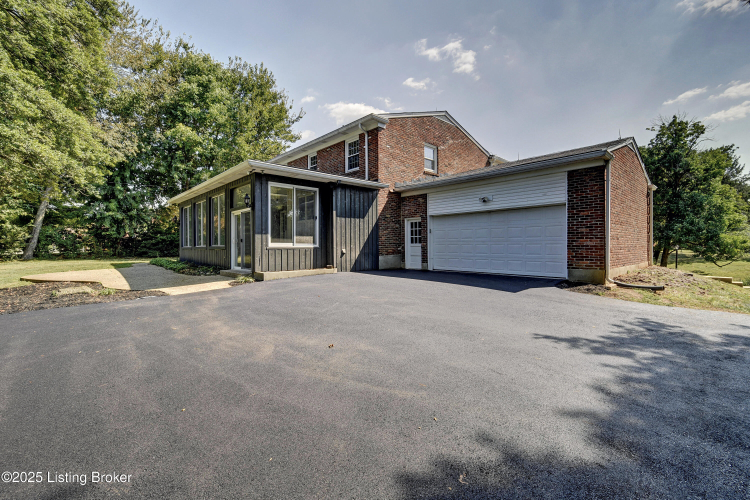Listing Image 59