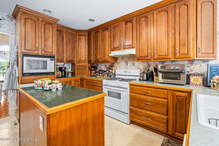 Listing Image 18