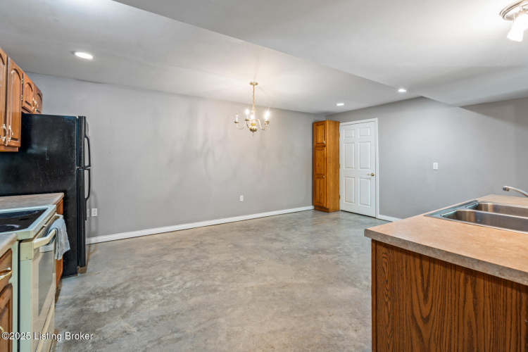 Listing Image 56