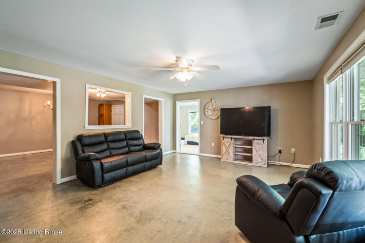 Listing Image 58