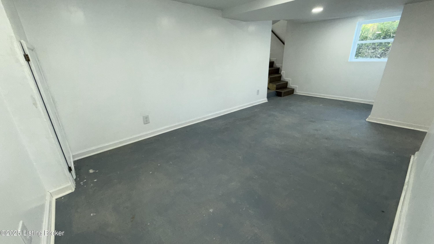 Listing Image 36