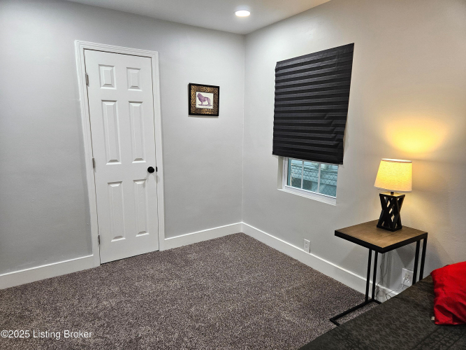 Listing Image 32