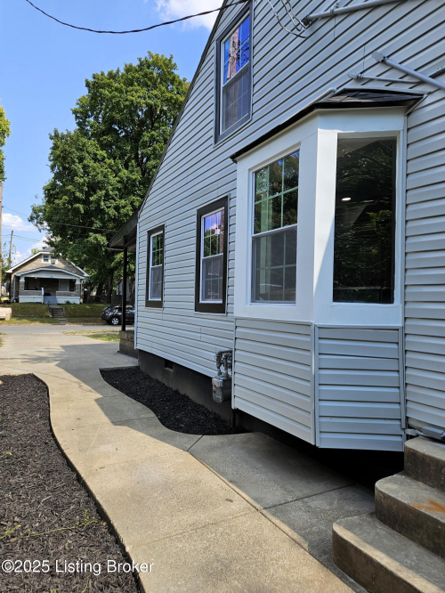 Listing Image 44