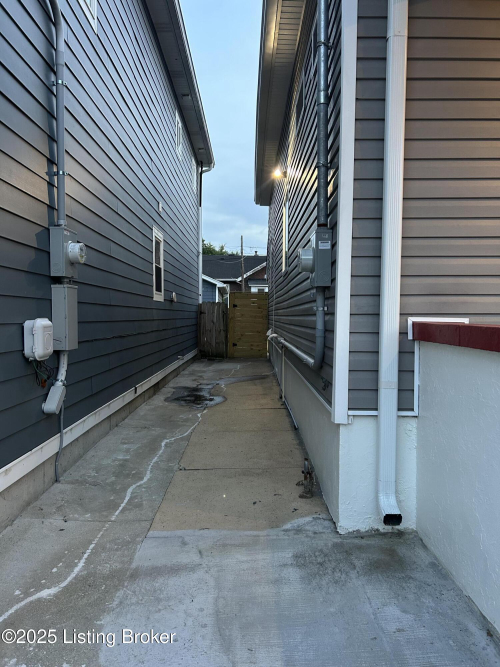 Listing Image 19