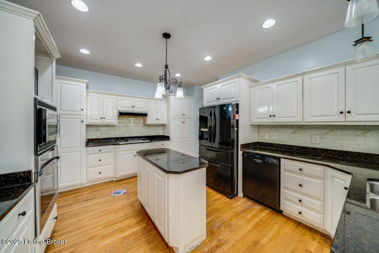 Listing Image 21