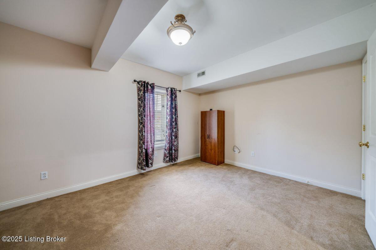 Listing Image 58