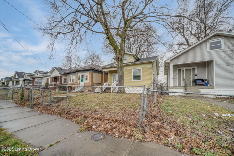Listing Image 4