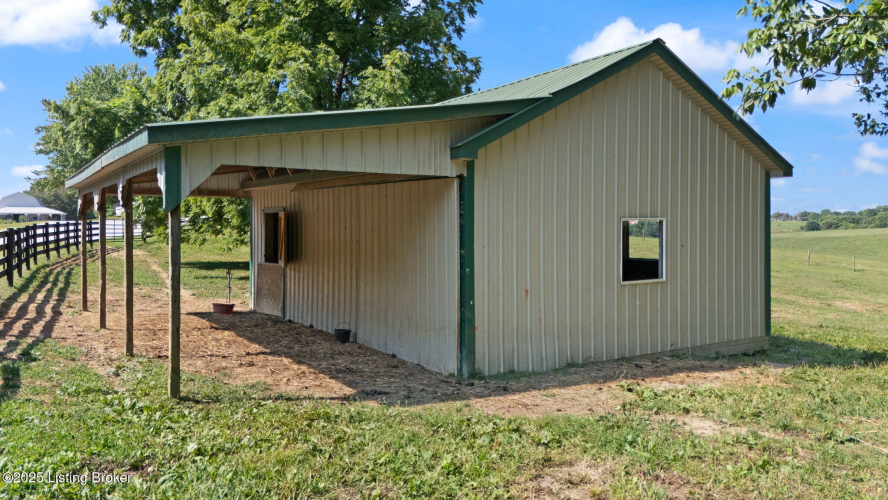 Listing Image 79