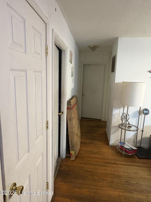 Listing Image 46