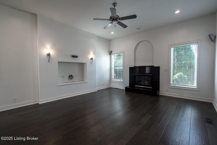 Listing Image 52