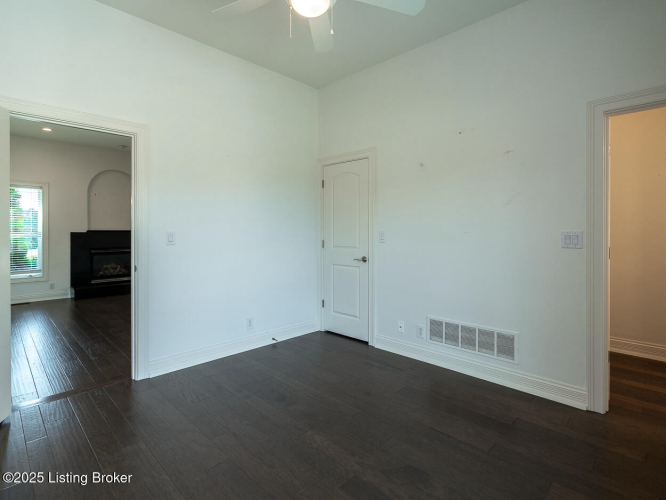 Listing Image 57