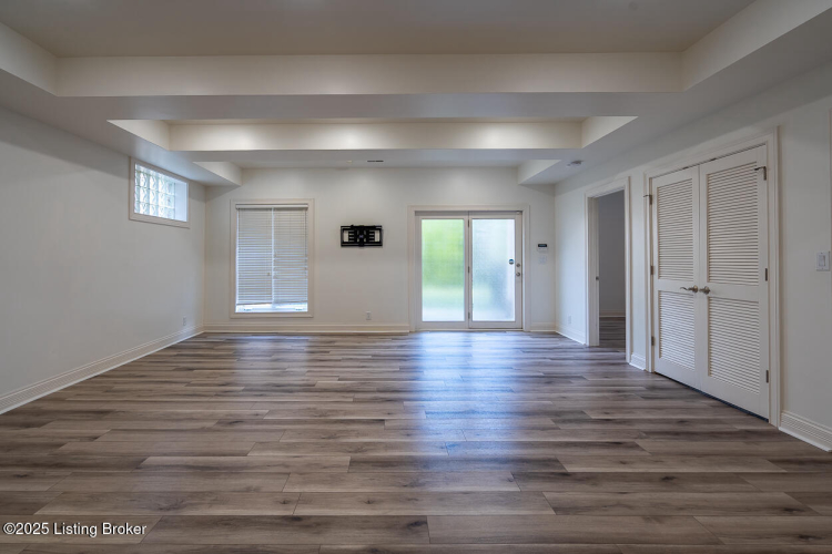 Listing Image 80