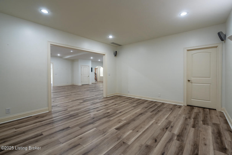 Listing Image 87
