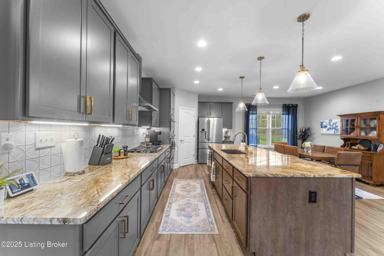 Listing Image 15