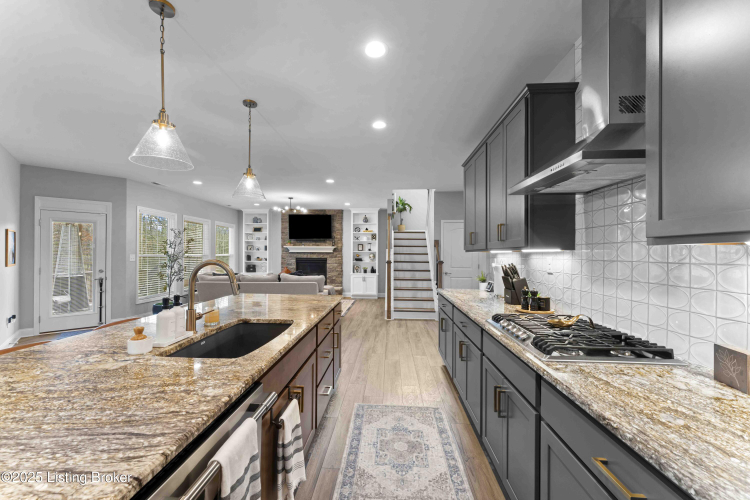 Listing Image 19
