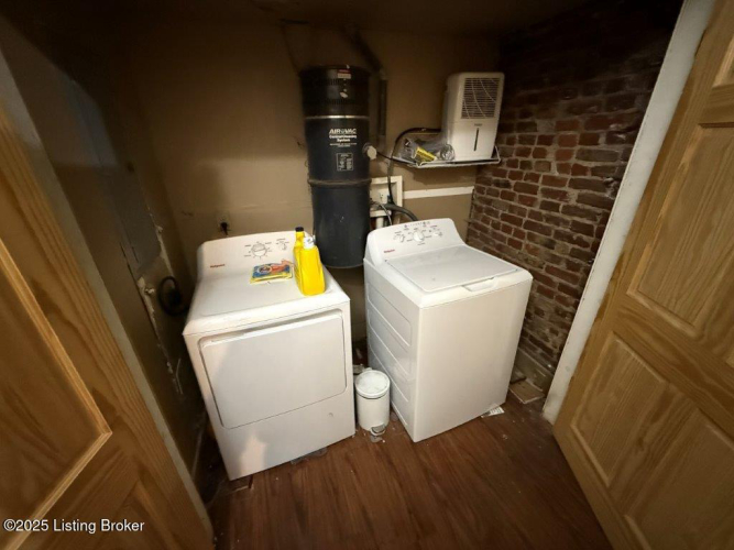 Listing Image 11
