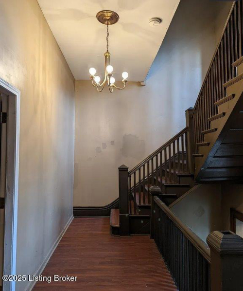 Listing Image 17