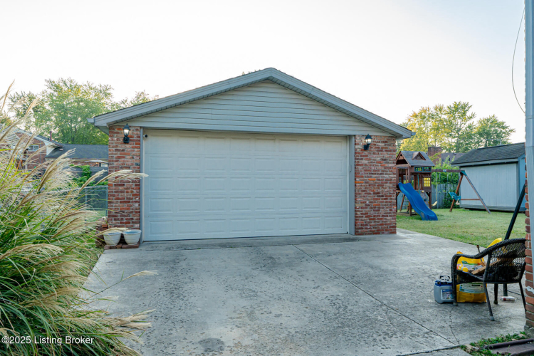 Listing Image 47