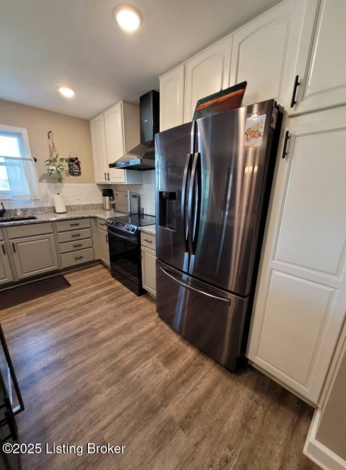 Listing Image 19