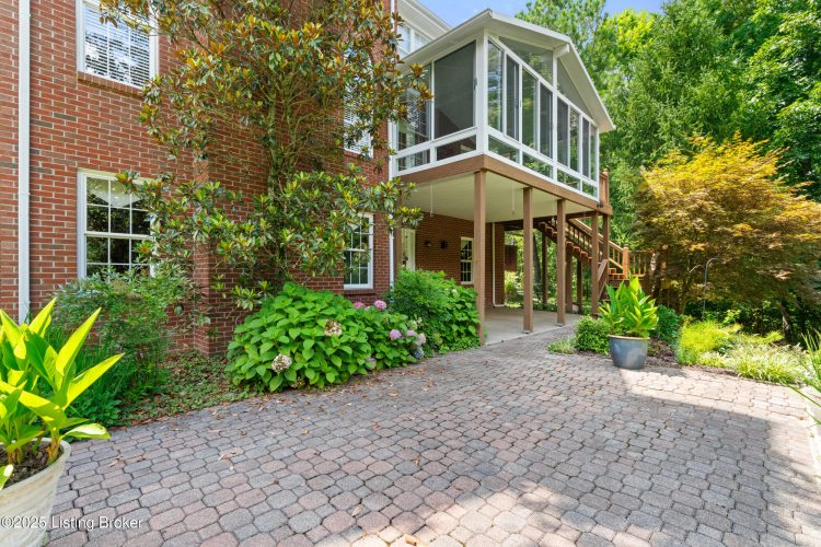 Listing Image 104