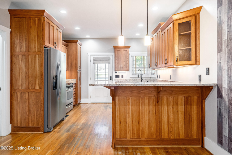 Listing Image 12