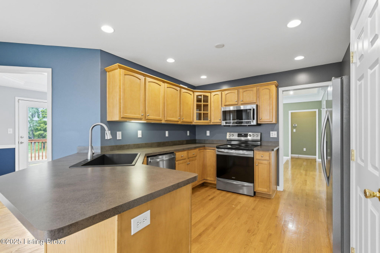 Listing Image 14