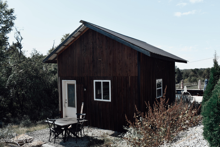 Listing Image 17