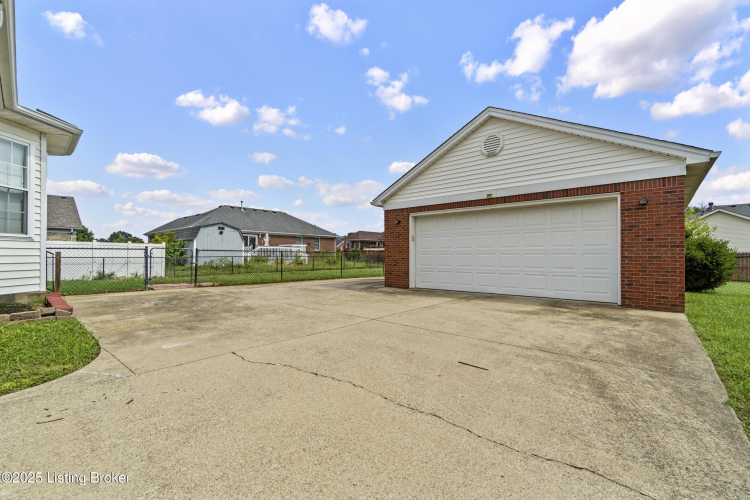 Listing Image 38