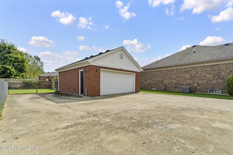 Listing Image 40