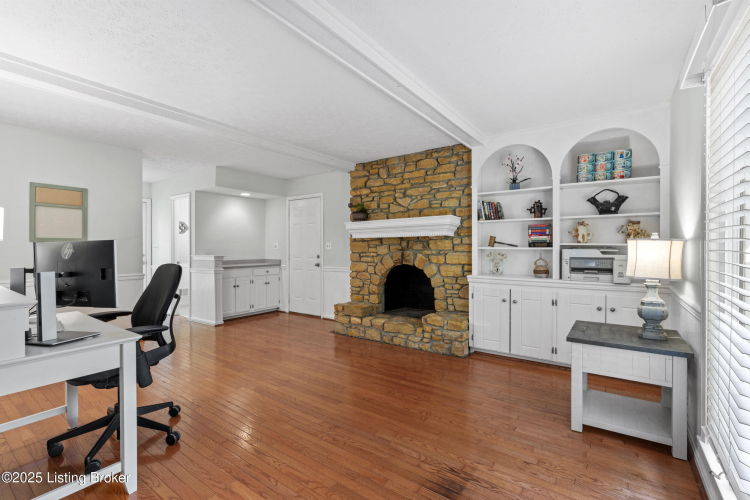 Listing Image 6