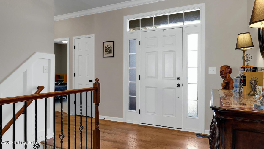 Listing Image 6
