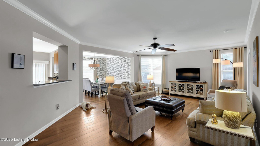 Listing Image 7