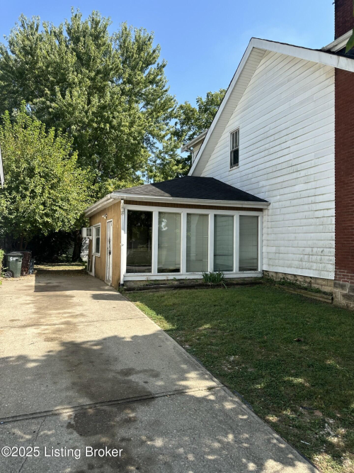 Listing Image 17