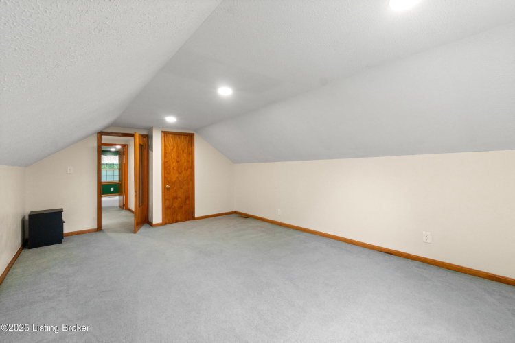 Listing Image 28