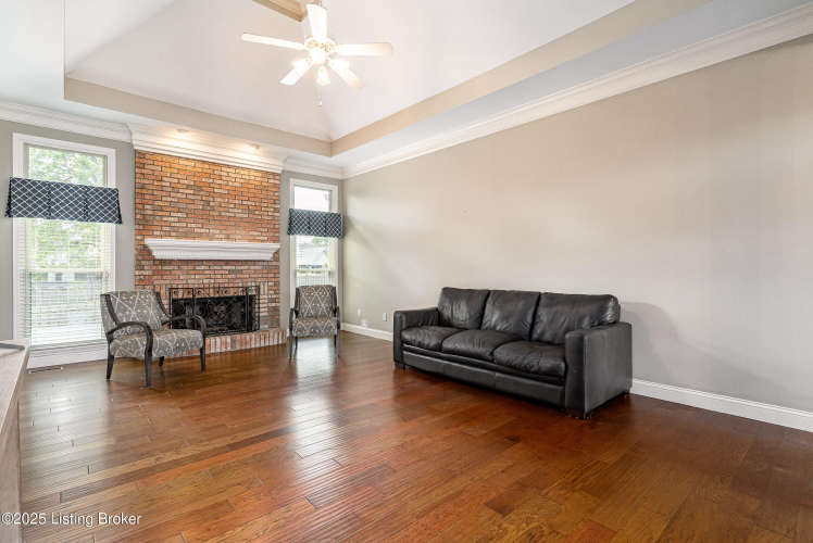 Listing Image 16