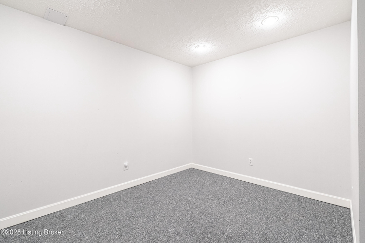 Listing Image 50