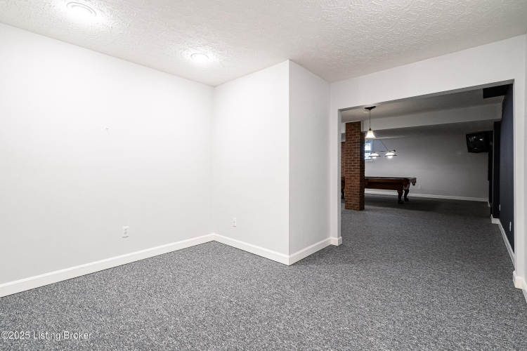 Listing Image 61