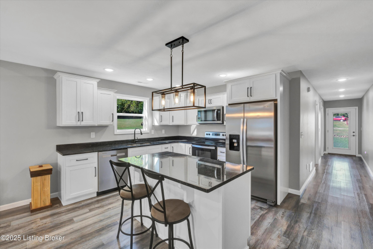 Listing Image 19
