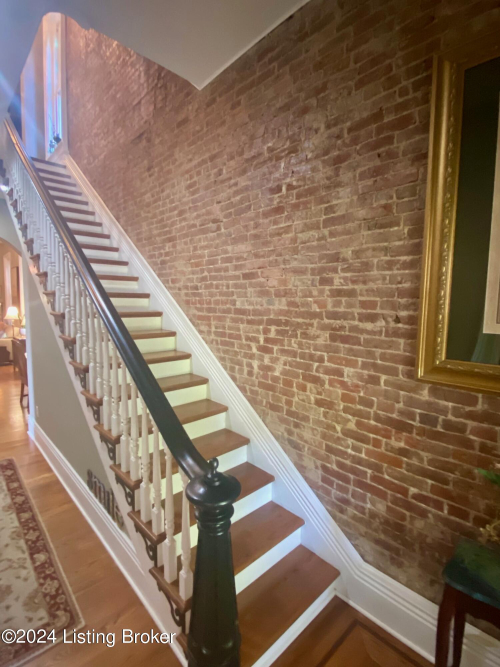 Listing Image 28