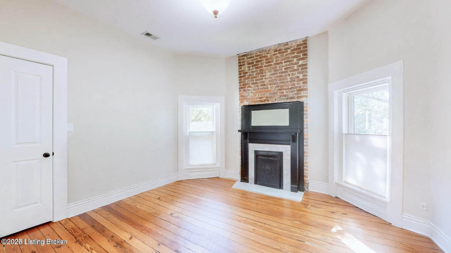 Listing Image 52