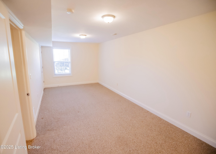 Listing Image 64