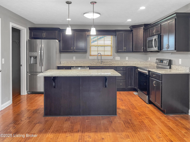 Listing Image 13
