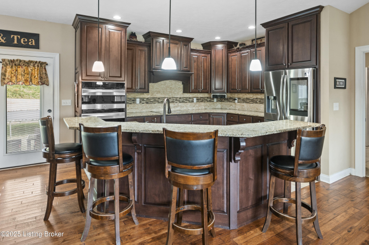 Listing Image 9