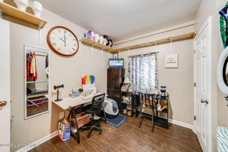 Listing Image 18