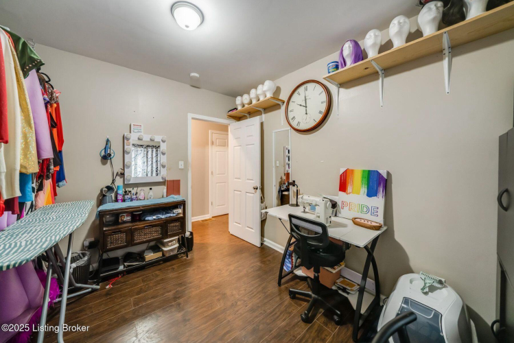 Listing Image 20