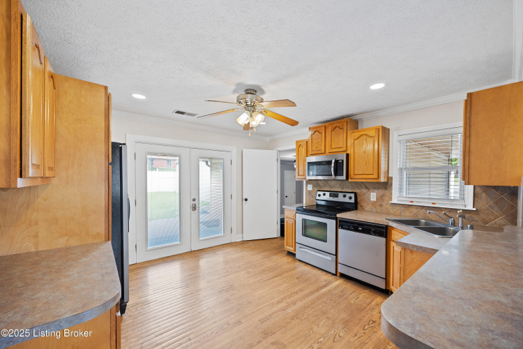 Listing Image 8